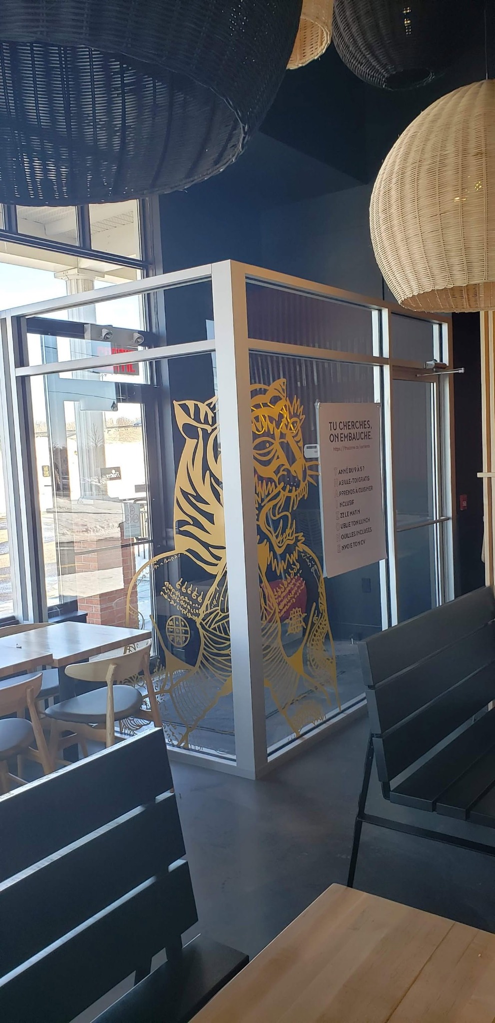 Vestibule vitré du restaurant Thaïzone